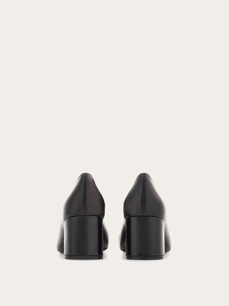 Pump with Gancini ornament - Image 3